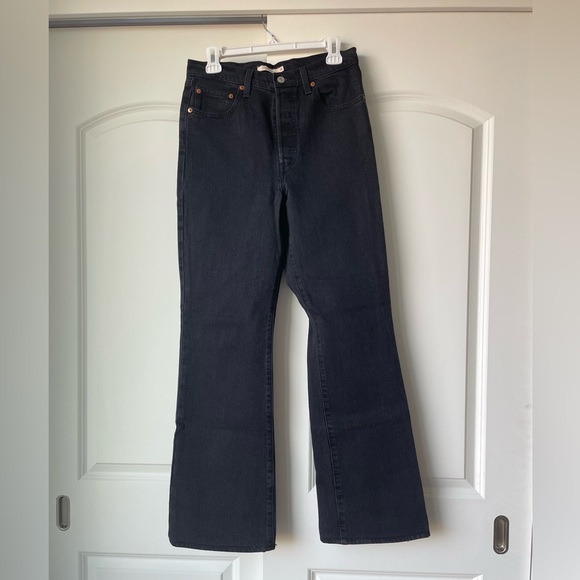 Levi's Women's Ribcage Bootcut Jeans in Black Size 28 - Picture 4 of 8